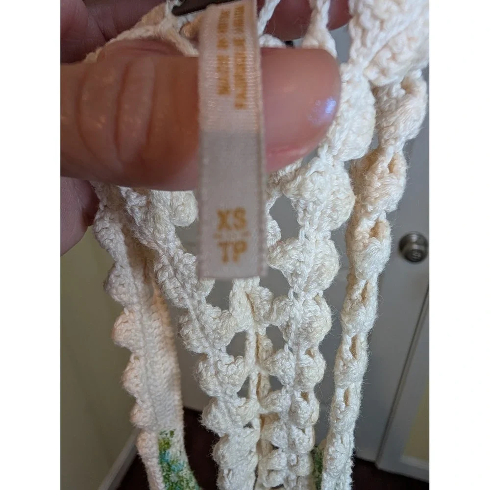Free‎ People Tank Top Green Floral Crochet Racerback V-Neck - Size XS